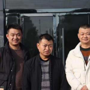 和睦兄弟三十年不分家，撐起父母晚年幸福生活——潁上縣謝橋鎮(zhèn)姜允紅三兄弟的故事